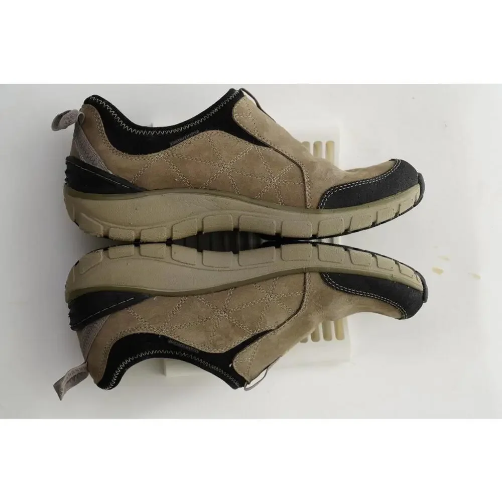 Clarks minor scuffing